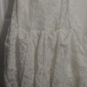 Ivory wedding gown